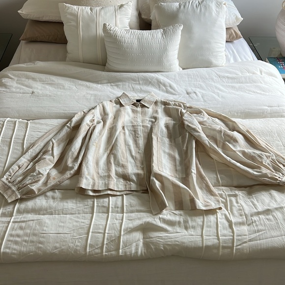 Et Tigre Asymmetrical Button Down Shirt, EMERGENCY SALE: PRICE FIRM - Picture 2 of 16